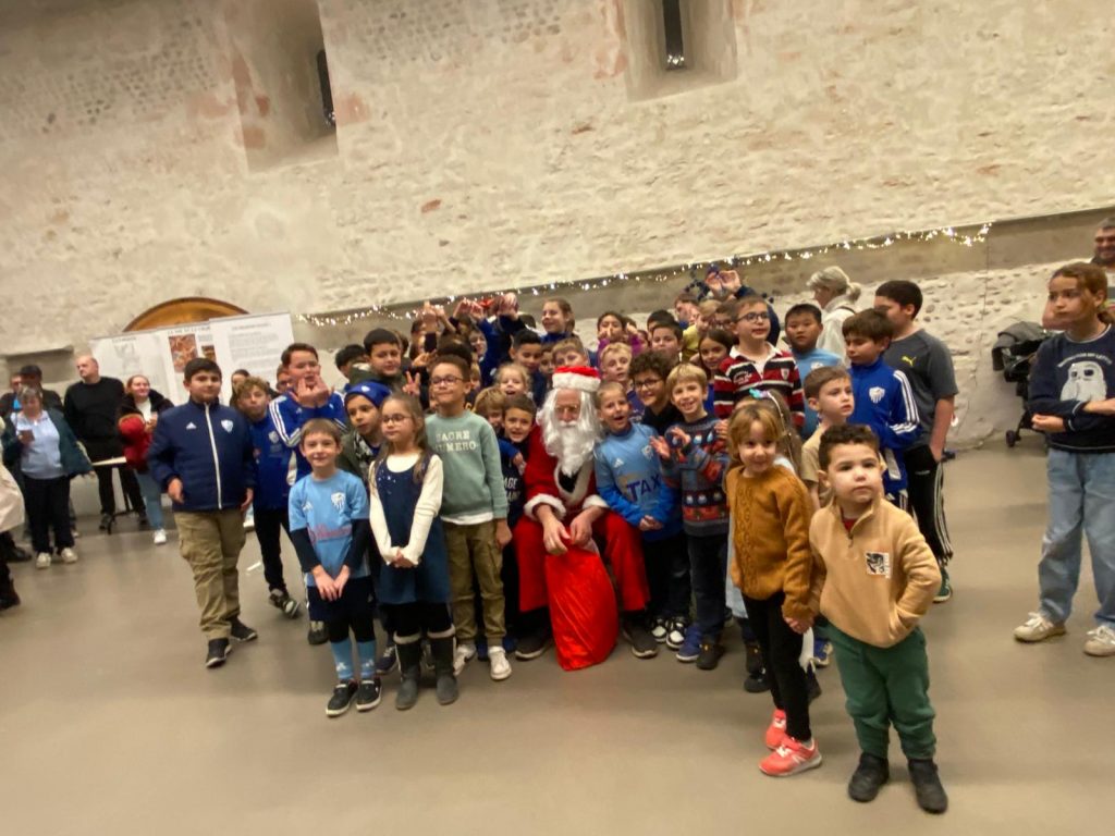 Retour arbre de noel - FC Bord de Veyle